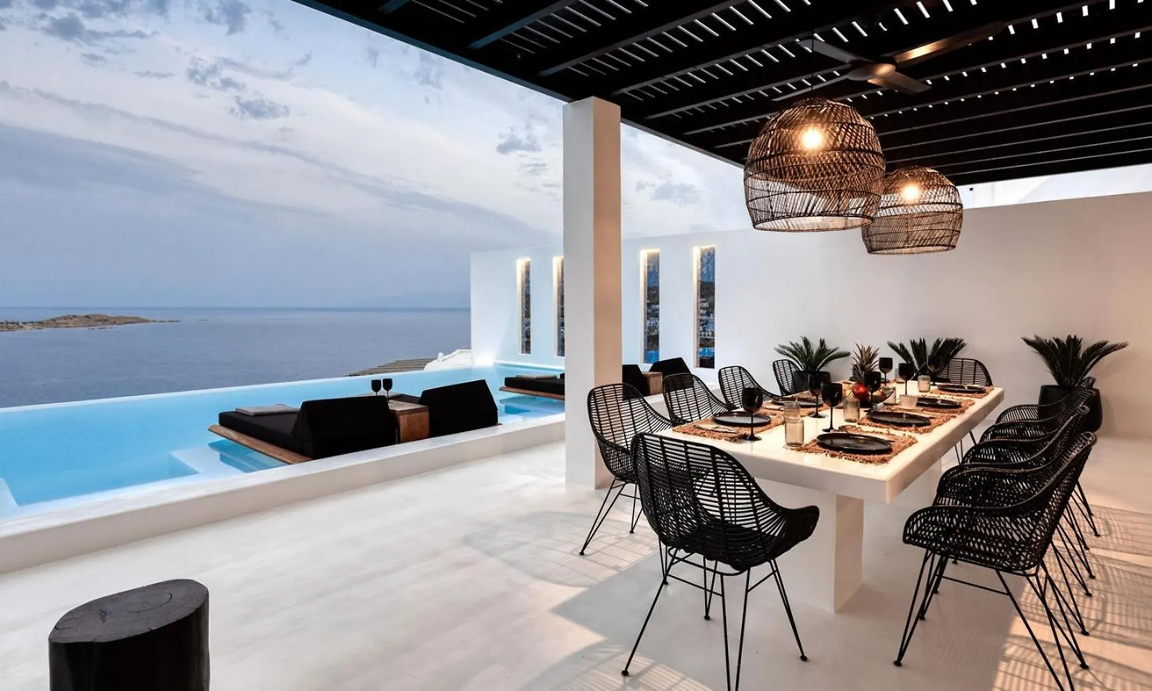 Psarou Black Villa 2